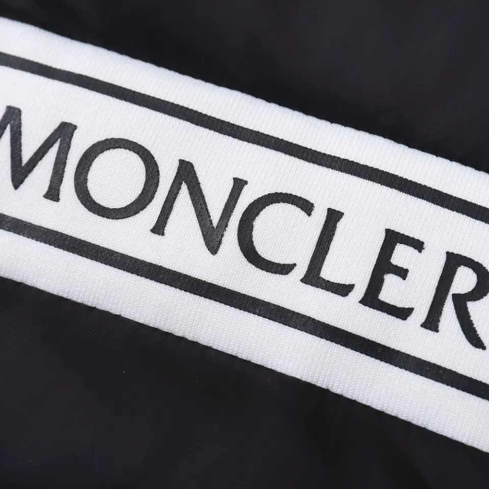 ~~F 324 Monclea C 19 90 Lightweight Premium ,Classic , Retro Classic LOGo ， ，M 90 ， ， 。 ❗️ ， , ， ！ ! , ! ! 90 ! , , !
